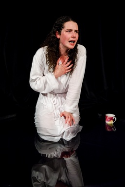 Molly Vevers in a scene from “Ross & Rachel” (Photo credit: Alex Brenner)