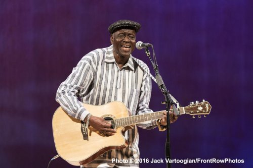 Boubacar Traore (Photo credit: Jack Vartoogian/Front Row Photos)