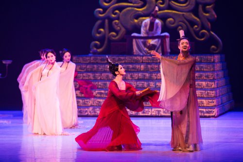 A scene from The China National Opera & Dance Drama Theater’s production “Confucius" (Photo credit: Liu Haidong)